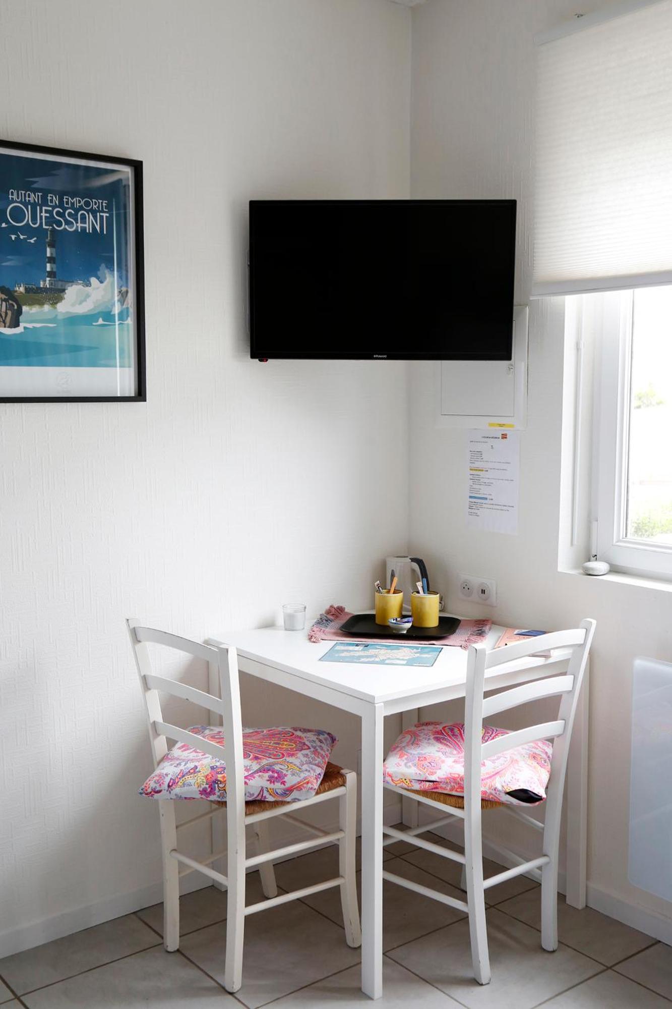 Bed and Breakfast L'Atelier De Mezareun Ushant Exterior foto